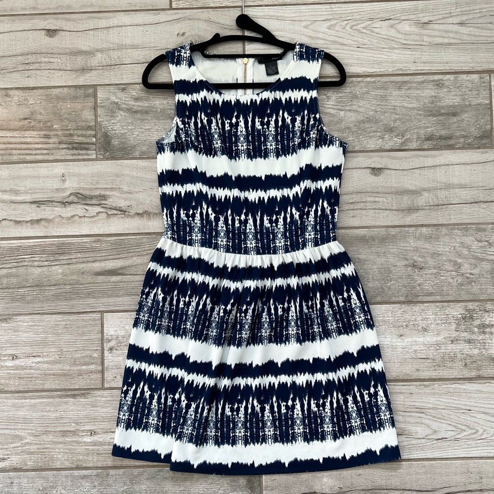 Bloomingdales AQUA brand dress